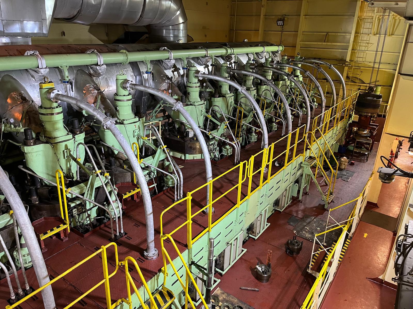 Main propulsion engine cylinder tops and walkway onboard